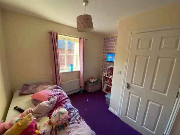 3 Bed Townhouse Large Master Bedroom Split Potential