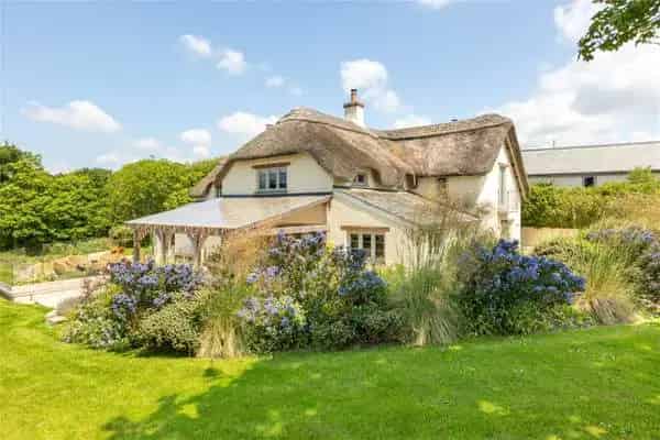 Waterstone Farmhouse: 7.44 Acres, Multiple Dwellings, Hot Tubs, Stunning Views