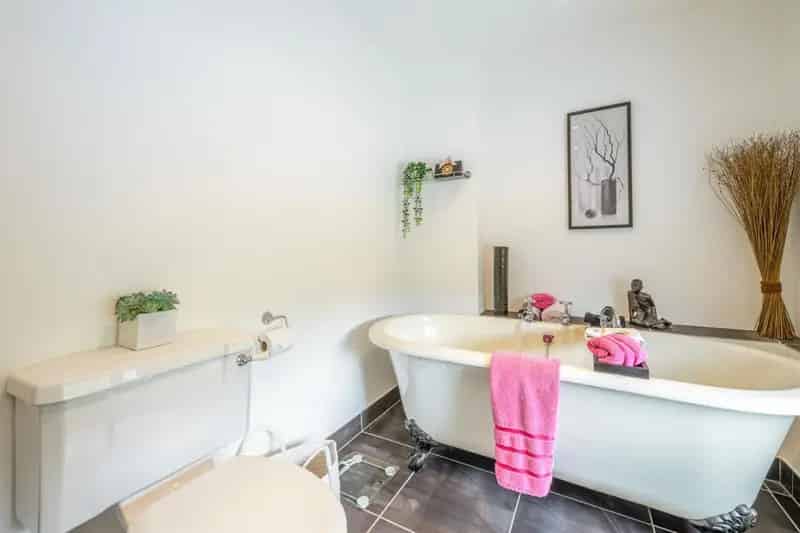 4 Bed Detached House for Sale Stunning Garden Double Garage