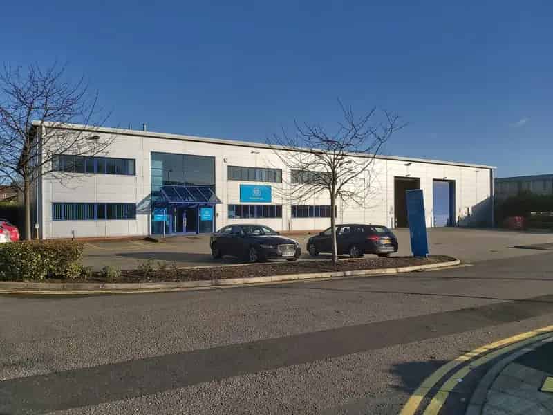 Industrial Warehouse Unit To Let - Watchmoor Point