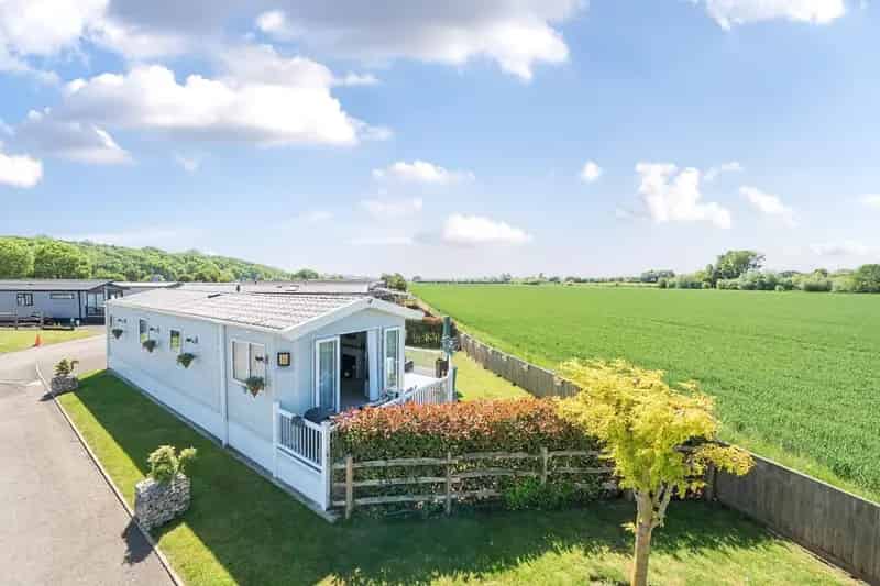 2 Bedroom Park Home For Sale
