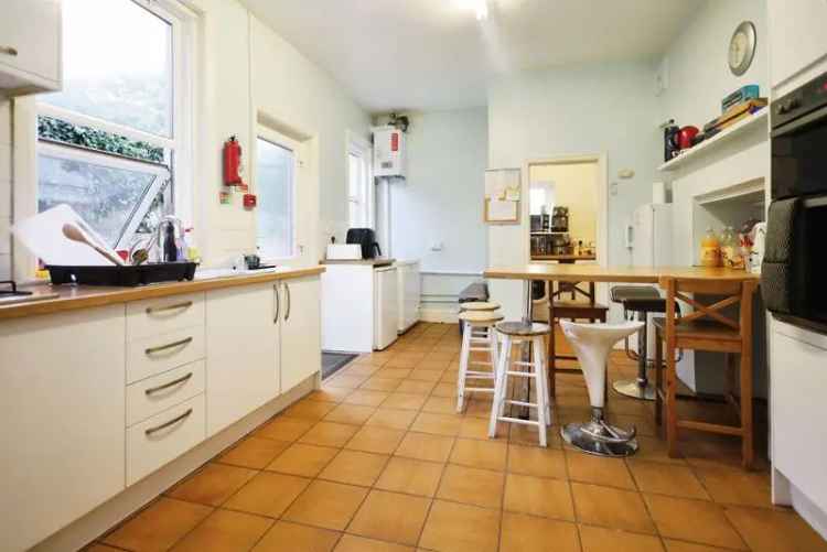7 Bedroom Student House Near Bournemouth University