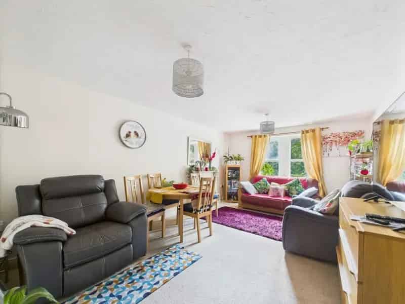 2 bedroom Flat
 For Sale