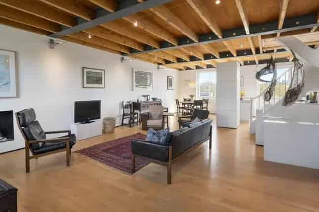 3-Bedroom Flat for Sale in Ladbroke Square London W11