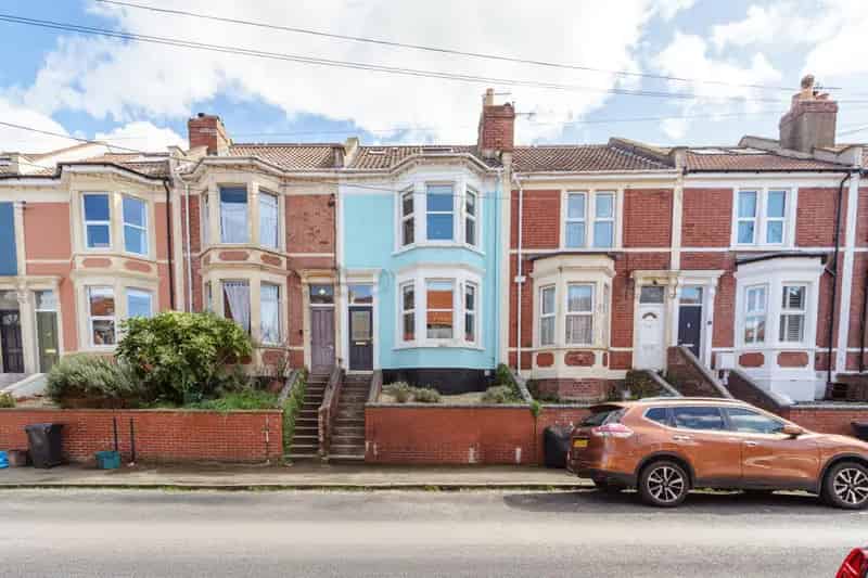 4 Bedroom Terraced House for Sale in Windmill Hill Bristol