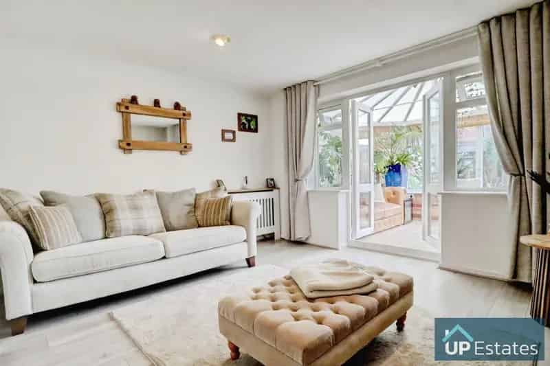 2 Bedroom Semi Detached House to Rent