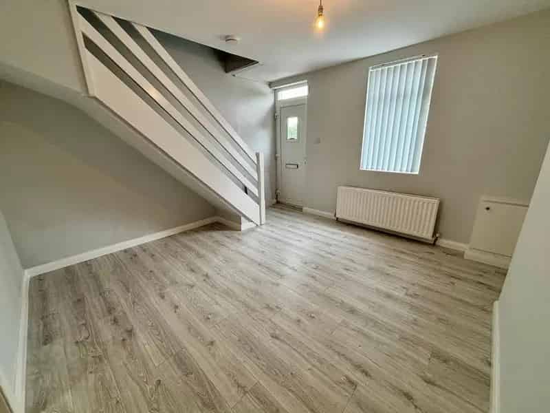 Refurbished 2 Bed Mid Terrace House Town Centre Location