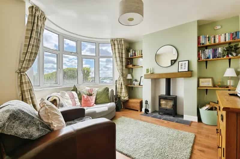 4 Bedroom House For Sale Springfield Crescent