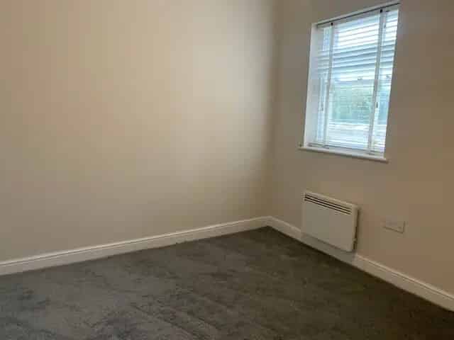 Stunning 2-Bed Apartment Available May Zero Deposit Available