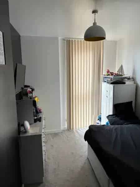 2-Bed Flat Near Olympic Park Westfield