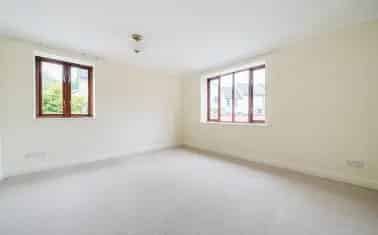 2-Bedroom House in Totnes - Charming Residence with Modern Amenities