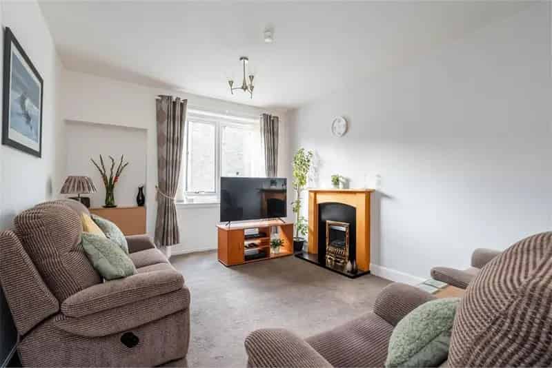 3 Bed Flat South Queensferry - Double Upper with Stunning Bridge Views