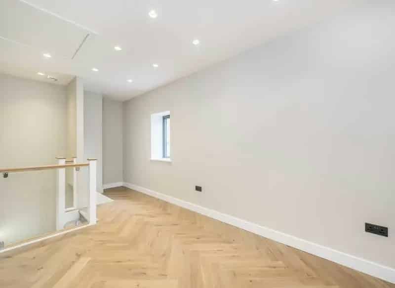 West Ealing One Bedroom Duplexes Near Elizabeth Line