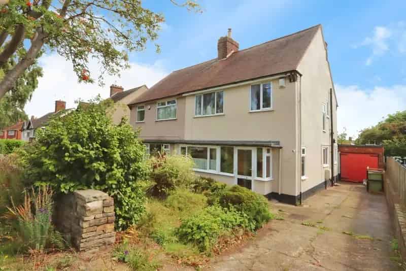 3 Bedroom Semi Detached House Chesterfield Derbyshire