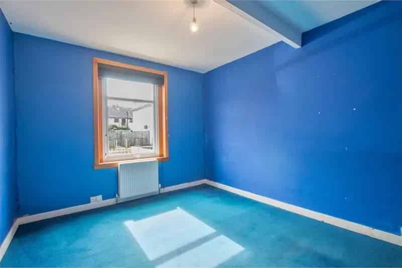 2 Bed Flat - Lower with 1 Reception Room