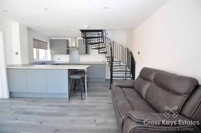 1 Bedroom  House to Rent