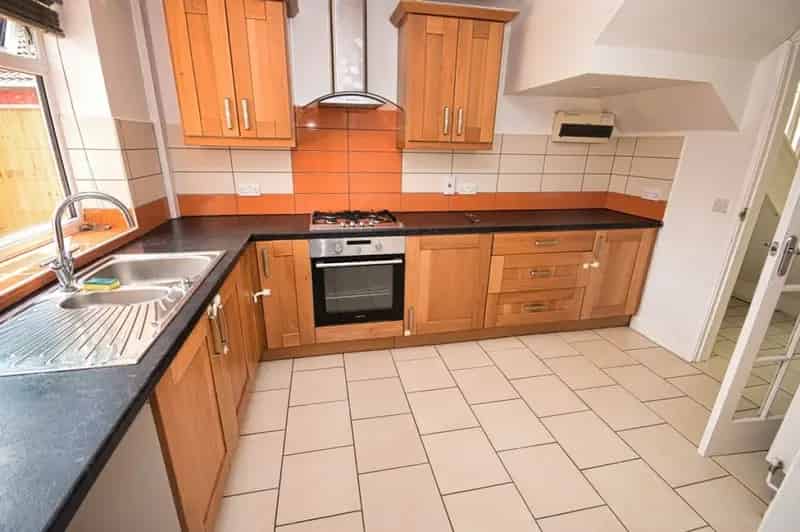 3 Bedroom End Townhouse For Sale