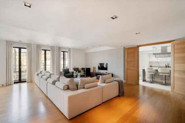 Flat for sale in Davies Street, Mayfair, London W1K