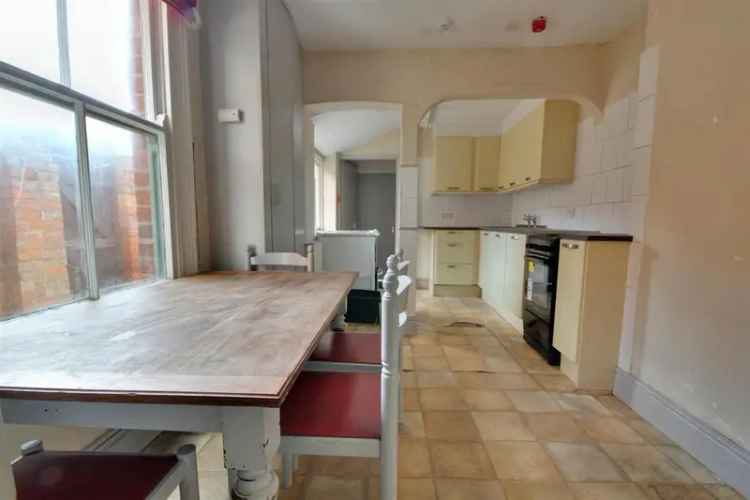 4 bedroom terraced house for sale