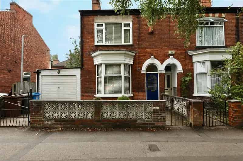 3 Bedroom End Terrace House for Sale