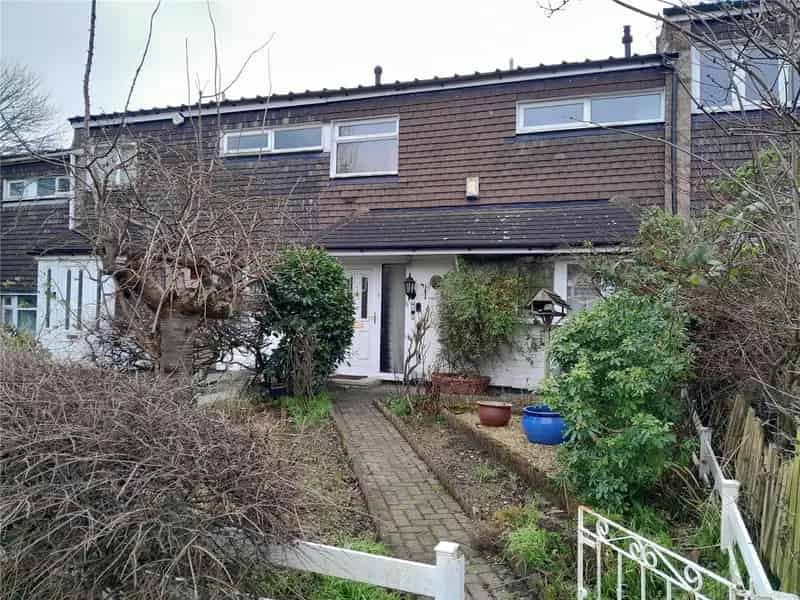 Mid Terrace House for Sale in Chelmsley Wood Birmingham