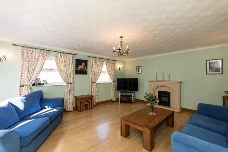 4 Bedroom Detached Cottage for Sale in Hemingbrough