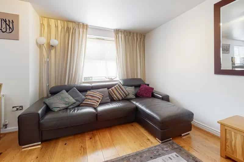 2 Bed 2 Bath Apartment Muswell Hill Zero Deposit Available