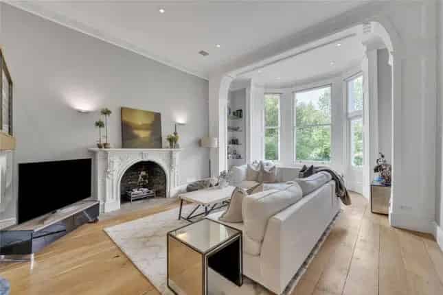 Four Bedroom Duplex Flat to Rent in Sutherland Avenue London W9