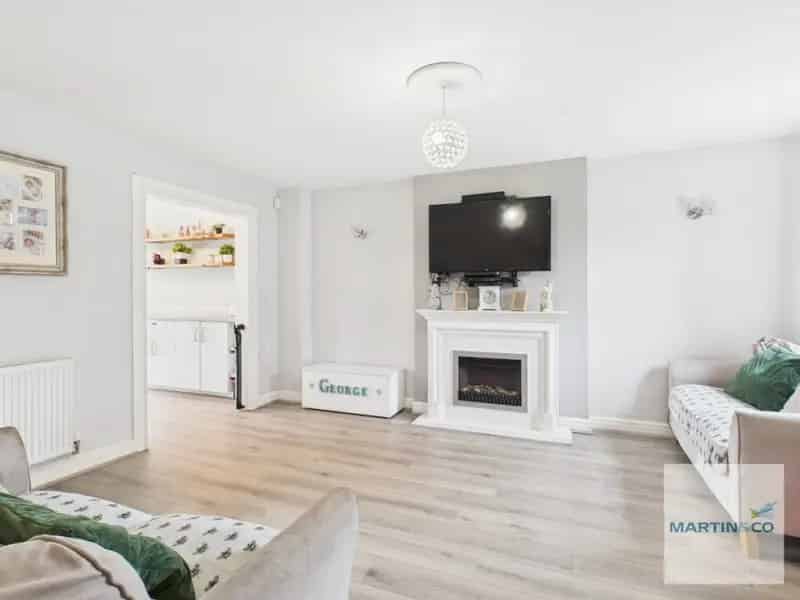 3 Bedroom End Terrace House For Sale