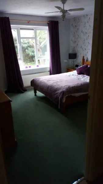 Bungalow For Rent in Rother, England