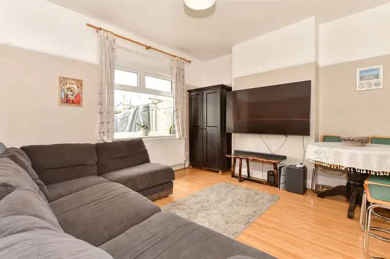 3 Bedroom Terraced House for Sale in Woodford Green