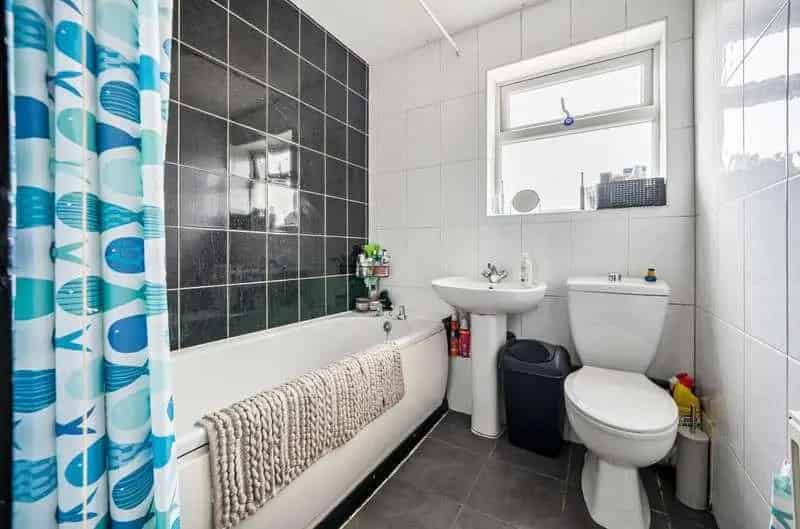 3 Bed House for Sale in Whitley - Family Home with Off-Street Parking