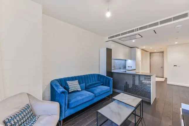 Flat to rent in Vauxhall, Vauxhall, London SW8