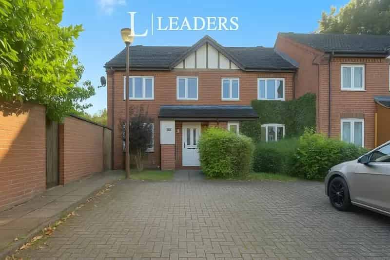 3 Bedroom End Terrace House For Sale