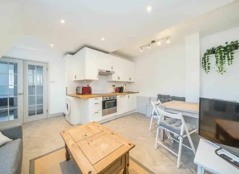 Two Double Bedroom Flat Near Liverpool Street Station