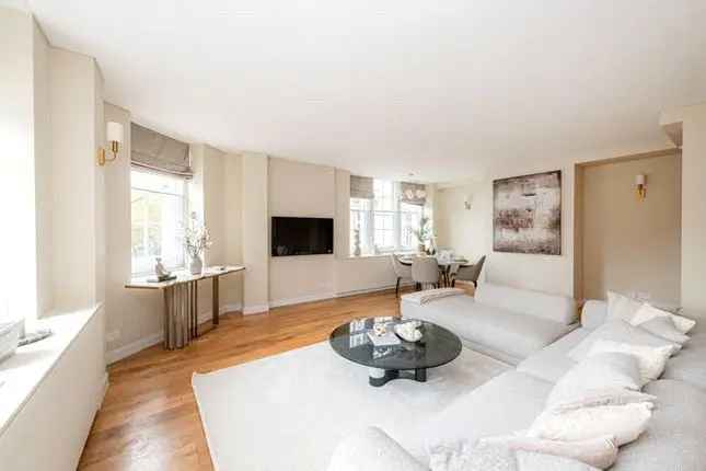 Flat to rent in Piccadilly, Mayfair, London W1J