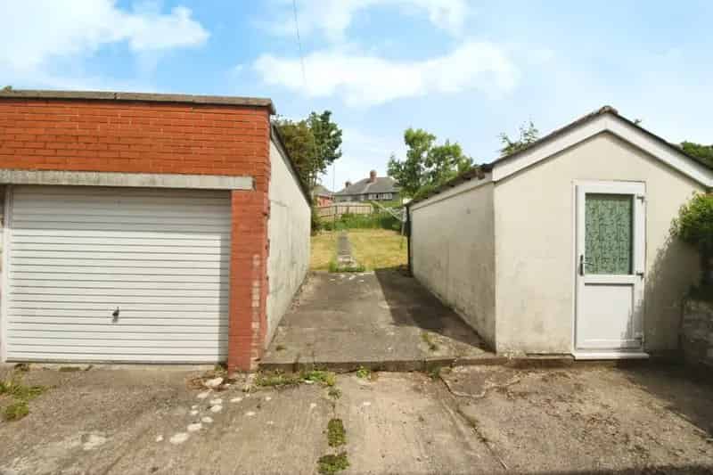 3 Bedroom Semi-Detached House in Mynachdy Cardiff