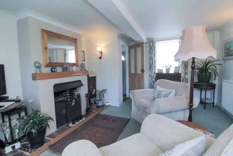 2 bed property for sale