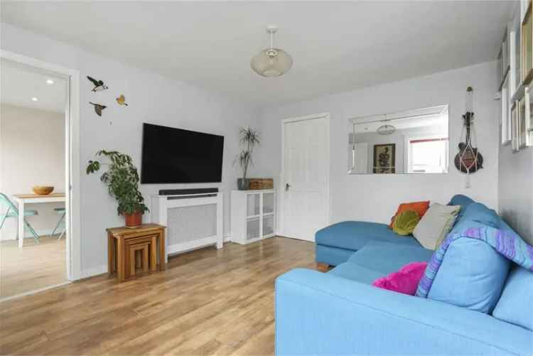 2 Bed House - End Terraced with 2 Reception Rooms