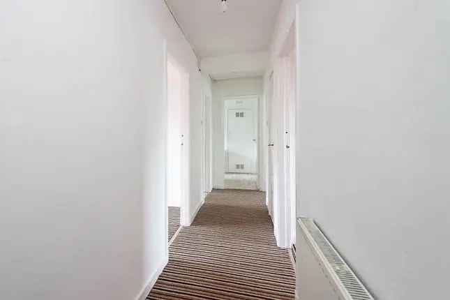 Flat for sale in Seggielea Road, Glasgow G13