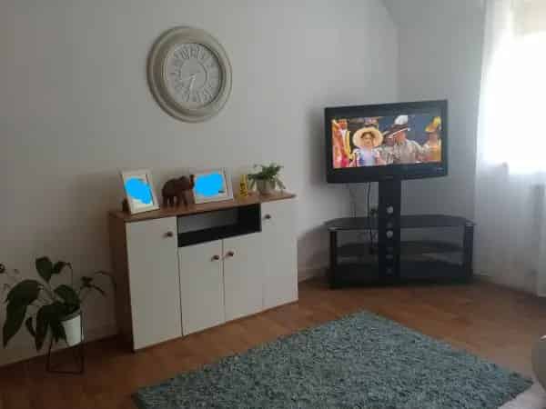 3 Bedroom Flat 2 Parking Spaces Burwash East Sussex