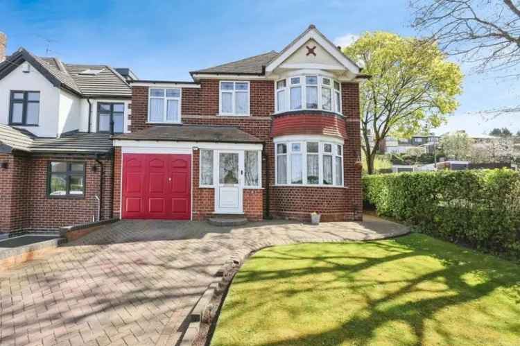Detached Family Home in Oldbury Near Q3 Academy
