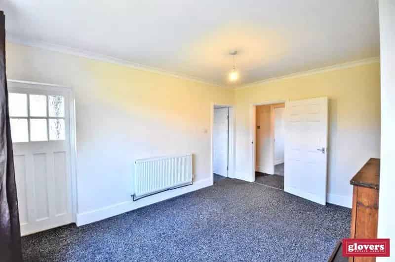 3 Bedroom Maisonette for Sale