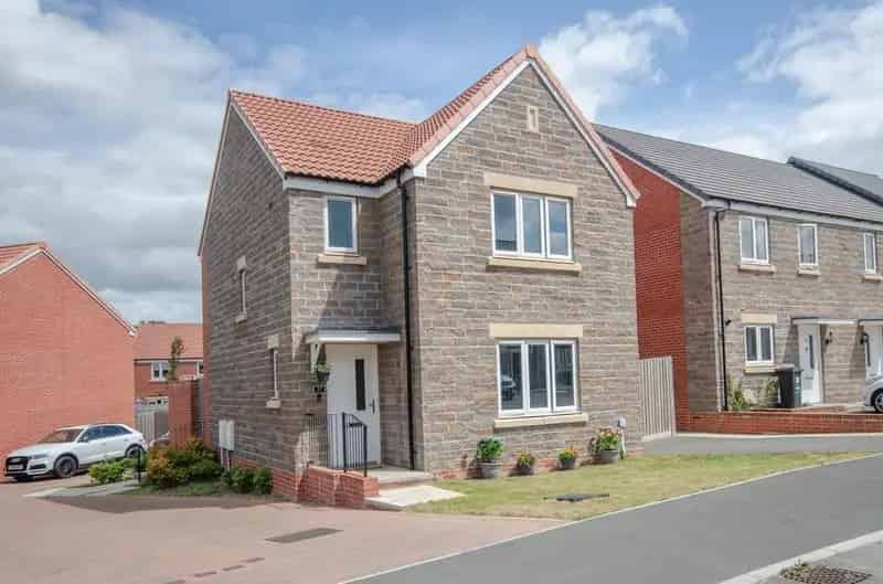 3 Bedroom Detached House For Sale Lyde Green