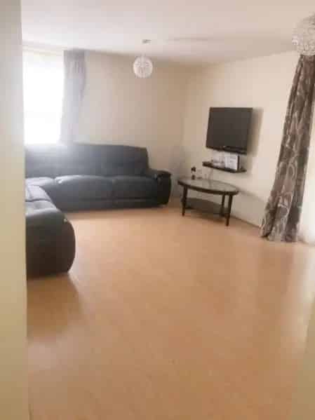 Ground Floor 2 Bed Property Near Brixton