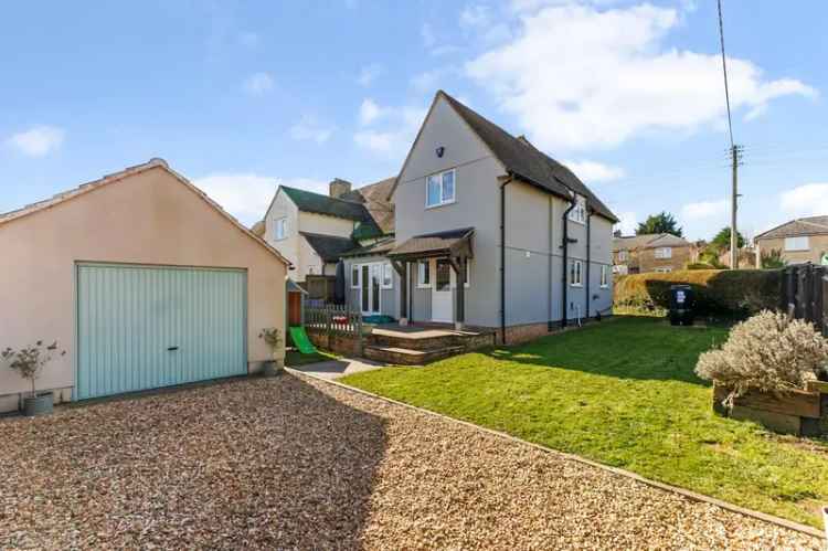 3 Bedroom Semi-Detached House for Sale Cotswold Village