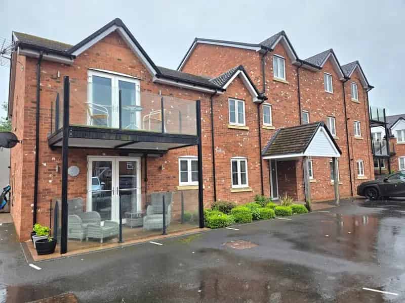 3 Bedroom Flat for Sale Kenilworth Warwickshire CV8