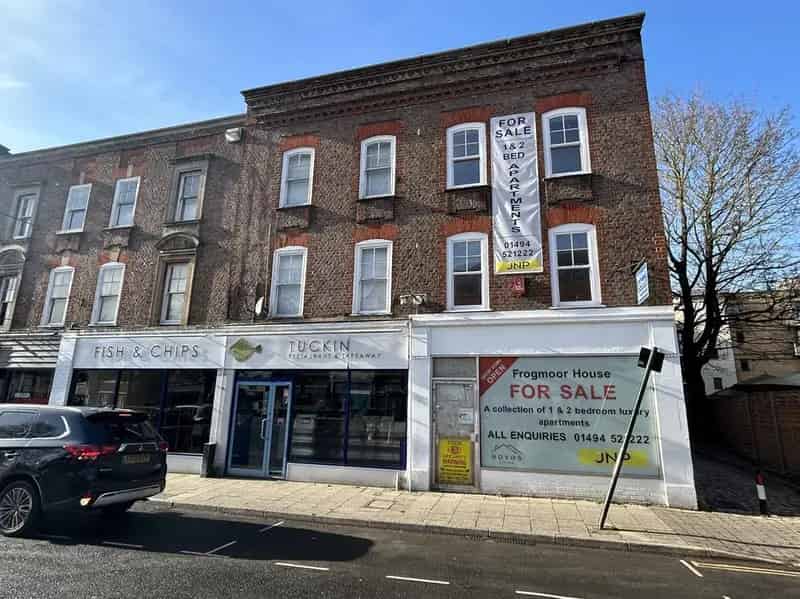 Ground Floor Commercial Unit - Shell Condition - Suitable for Various Uses
