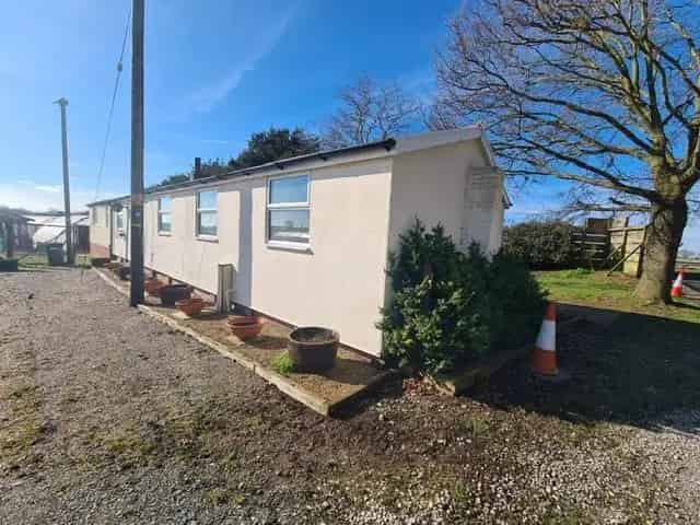 Spacious Detached Bungalow with Garden and Off-Road Parking