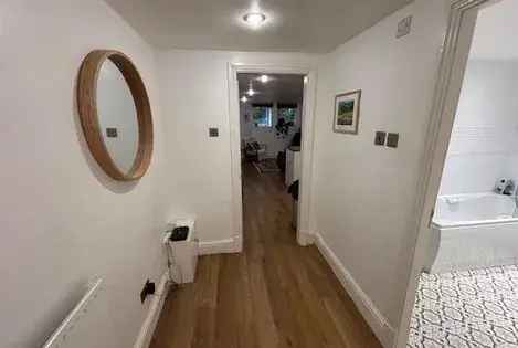 1 Bedroom Apartment Manchester - Available May